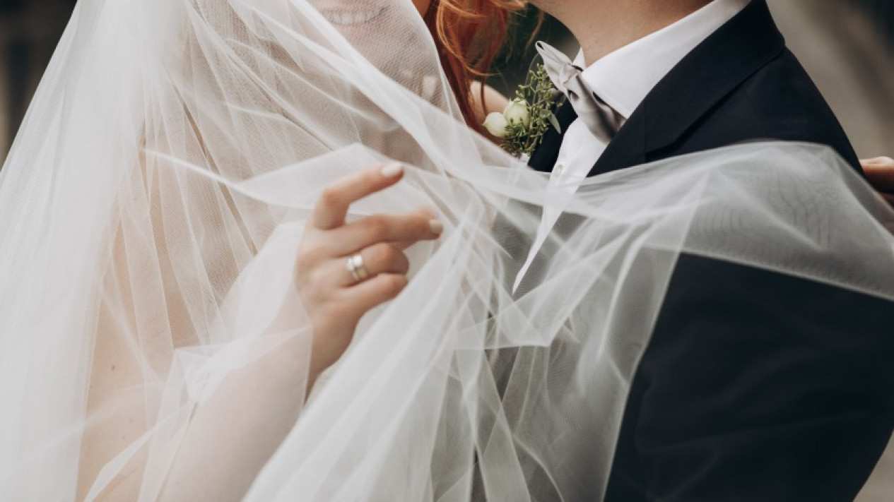 Ini 5 Arti Mimpi Menikah Tergantung Siapa Pasangannya, Jadi Pertanda 'Naik Jabatan' hingga Menjadi Pribadi yang Lebih Dewasa
            - galeri foto