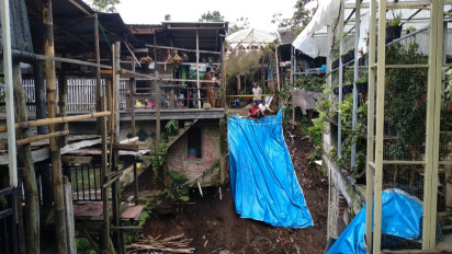 Jembatan Penghubung Antar Desa di Kampung Anggrek Kota Batu Putus Diterjang Banjir, Akses Warga Terganggu