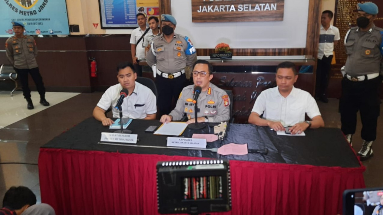 Pengemudi Fortuner Hitam Jadi Tersangka Atas Pengrusakan Brio Kuning
            - galeri foto