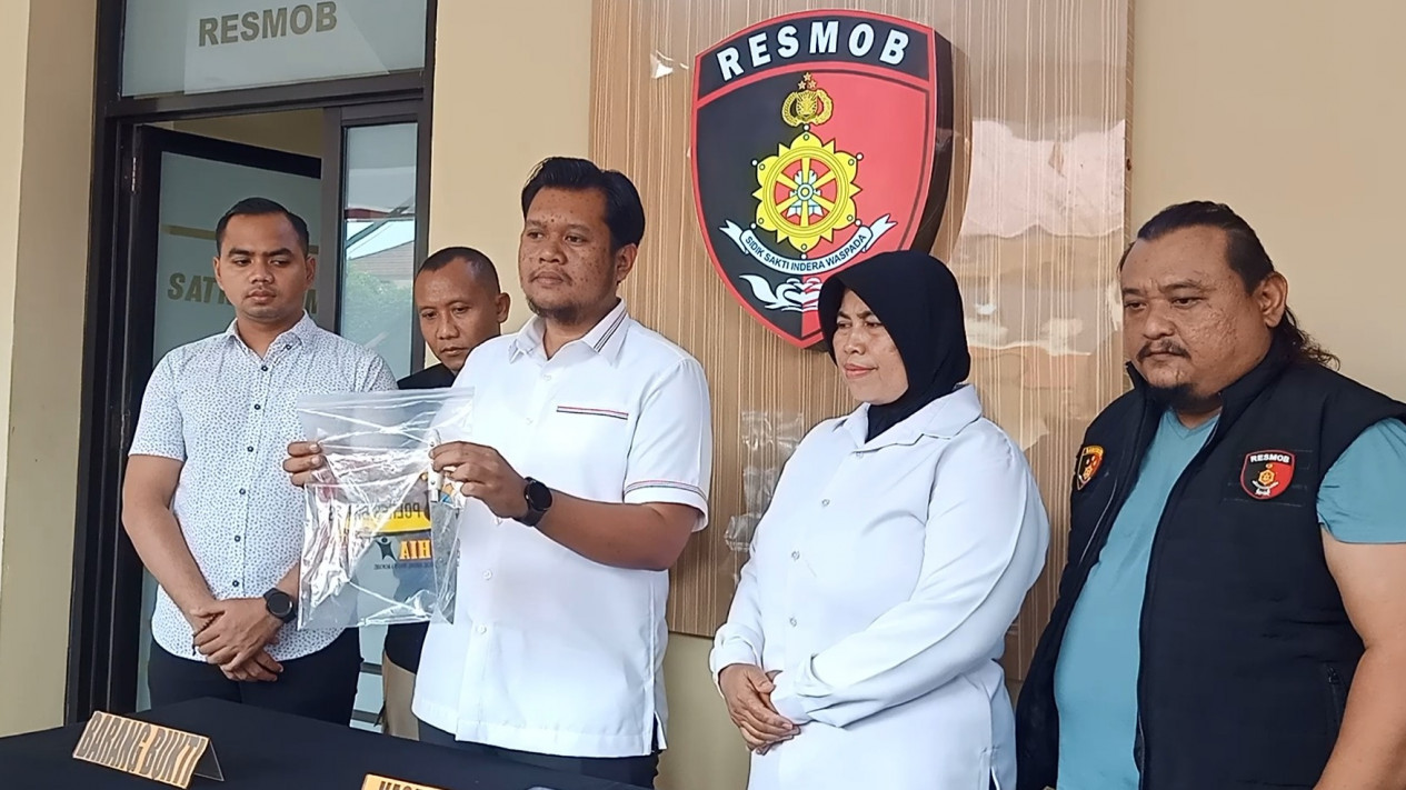 Tak Trima Punya Hubungan Khusus dengan Ibunya, Pelajar SMA di Brebes Habisi Nyawa Seorang Pria
            - galeri foto