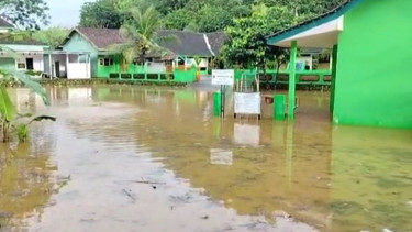 Diguyur Hujan Deras, Sejumlah Sekolah di Gunungkidul Terendam Banjir