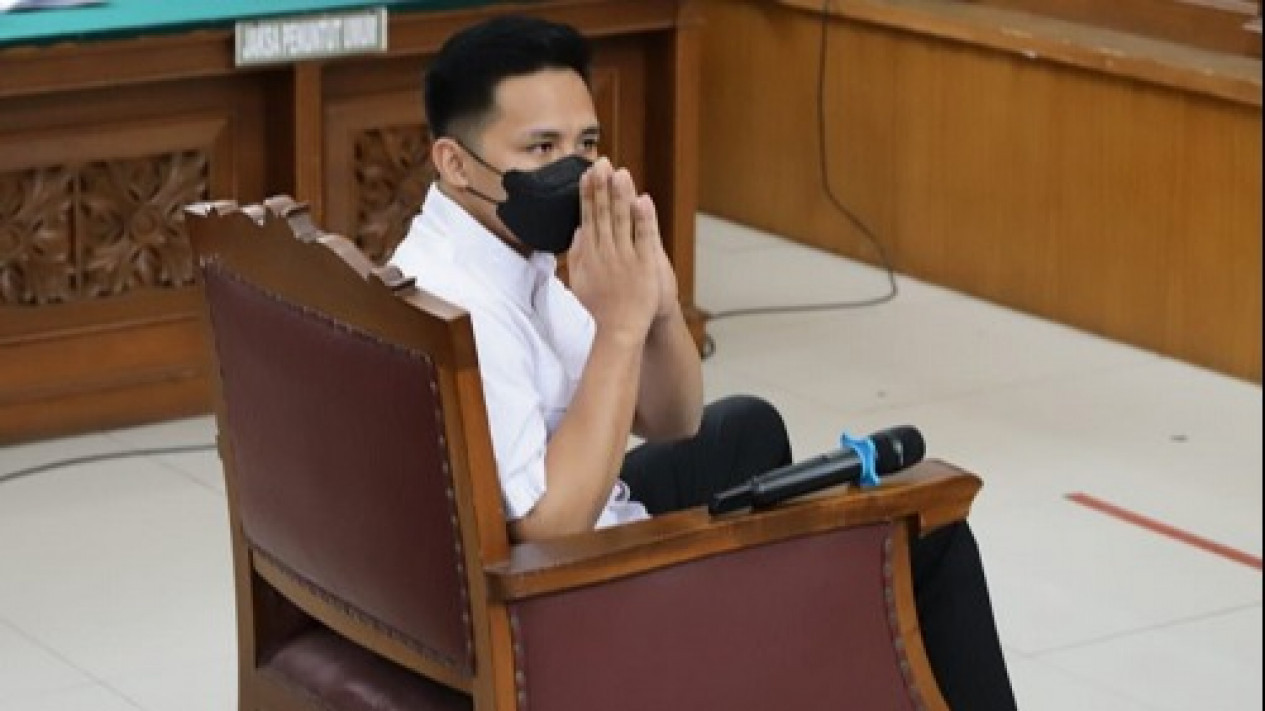 Richard Eliezer Jalani Sidang Vonis Hari Ini, Kuasa Hukum: Doakan Majelis Hakim Dituntun Tuhan
            - galeri foto