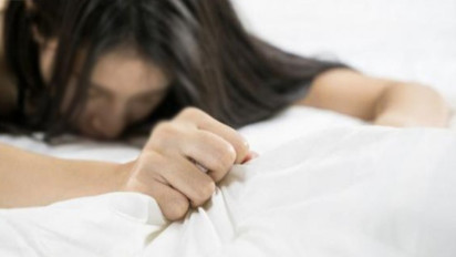 Mirip Kasus Rozy dan Ibu Norma Risma, Suami Berzina dengan Ibu Mertua di Rumah saat Istri Cari Nafkah