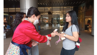 Hari Kasih Sayang, Mal di Medan Bagi-Bagi Coklat Gratis ke Pengunjung