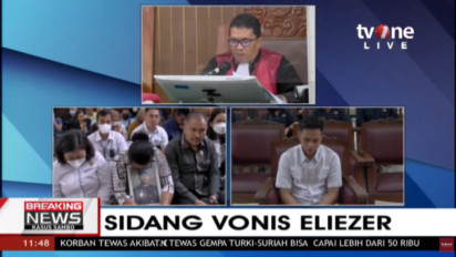 Sama-sama Menunduk, Richard Eliezer dan Ibunda Brigadir J Tunjukkan Gestur Senada Selama Persidangan Vonis