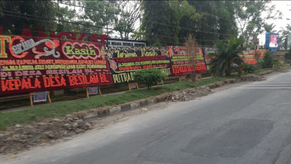 Pasca Penetapan TSK, Papan Bunga Ucapan Terima Kasih Ramai di Mapolres Langkat
