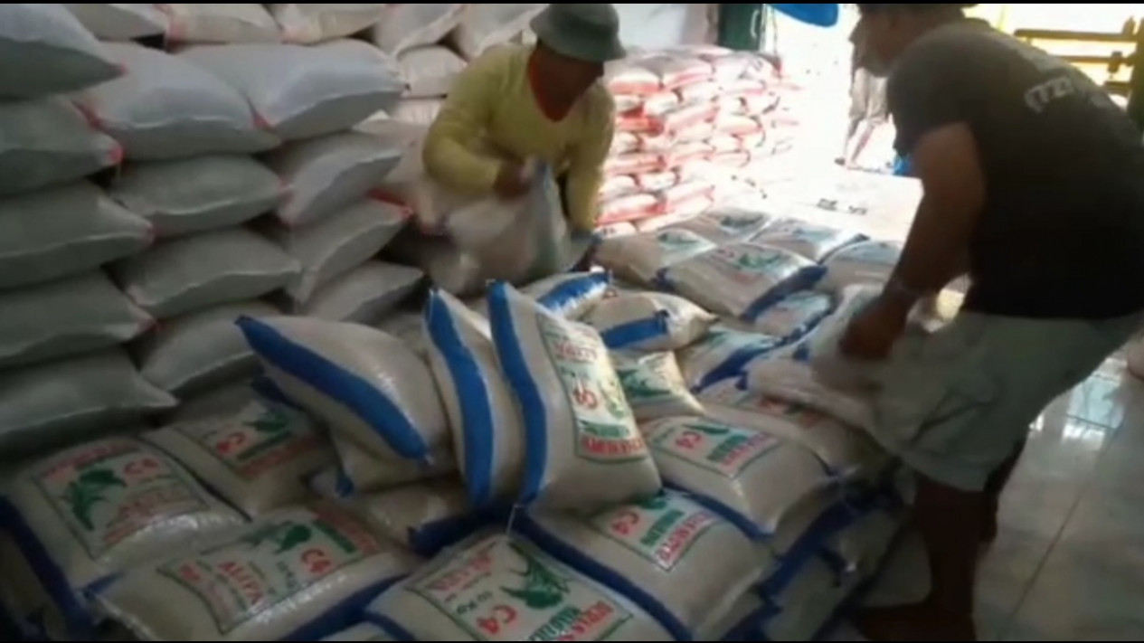 Harga Beras di Madina Terus Meroket
            - galeri foto