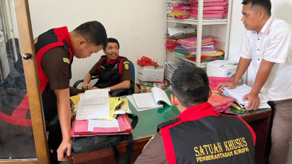 Dugaan Korupsi Pengadaan Barang, Kejari Labuhanbatu Geledah Dinas Pendidikan Labura