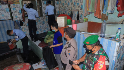 Berantas Handphone, Pungli dan Narkoba (Halinar), Lapas Sidoarjo Gelar Razia Insidentil