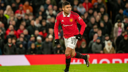 Kehadiran Casemiro Saat MU Bertemu Barcelona Membuat Luke Shaw Bahagia