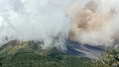 Gunung Api Karangetang Mengalami Erupsi, Sebanyak 77 Jiwa Dievakuasi Ke Museum Siau Timur