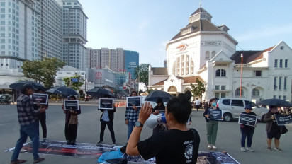 Aksi Kamisan Medan Desak Pemerintah Segera Sahkan UU PPRT