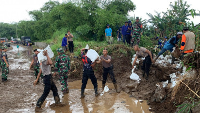 Tanggul Sungai Piji Jebol, Ratusan Rumah Warga di Kudus Kebanjiran