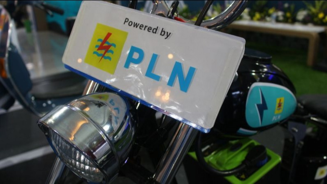 PLN Pamerkan Motor listrik di IIMS 2023
            - galeri foto
