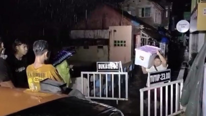 Berita Foto, 2 Kecamatan di Solo Terendam Banjir, Begini Kondisinya 