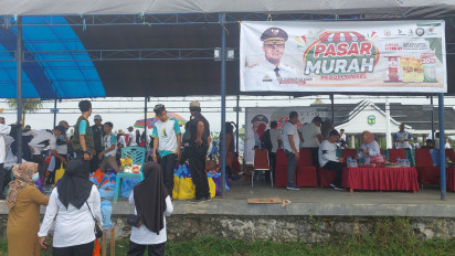 Pasar Murah UPZ Pemprov Sulsel Diserbu Warga, Minyak Goreng Paling Laris