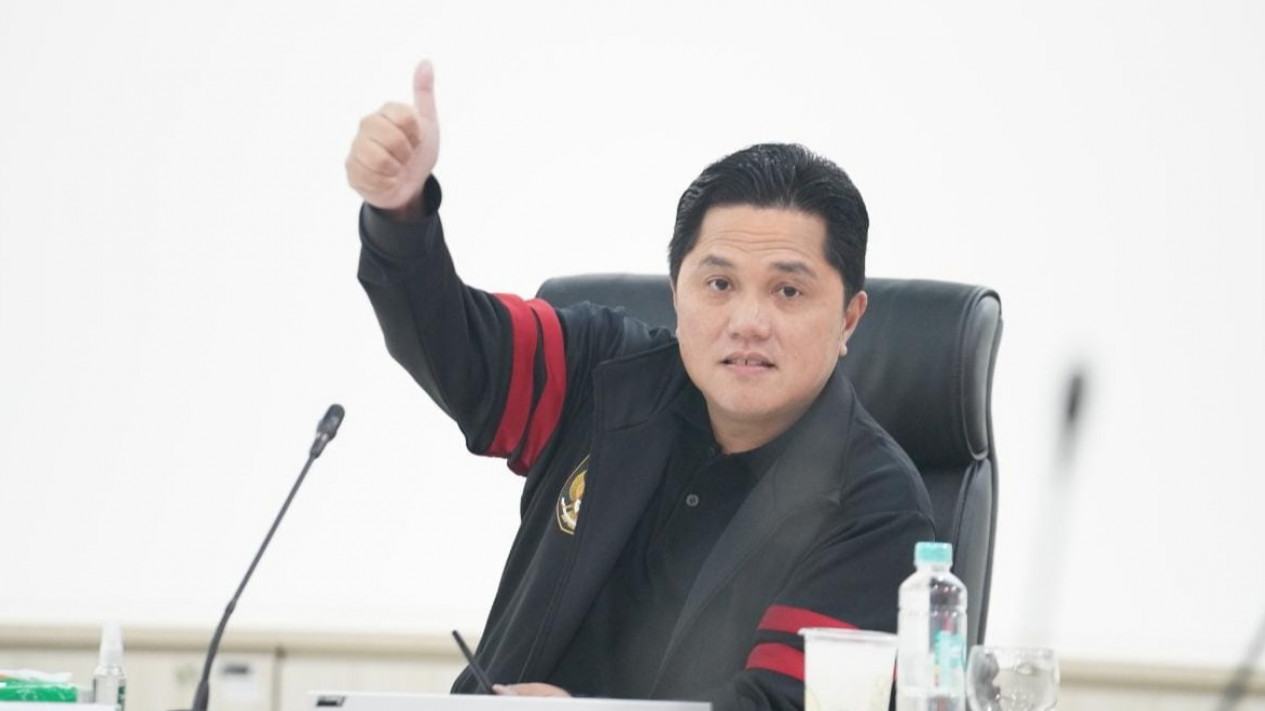 Erick Thohir Kunjungi Wasit Liga 2, Alih Profesi Jadi Tukang Kembang Tahu untuk Cari Nafkah, Beri Modal 5 Juta
            - galeri foto