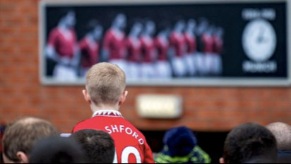 Sir Jim Ratcliffe Resmi Ajukan Penawaran untuk Membeli MU, Bersaing dengan Emir Qatar