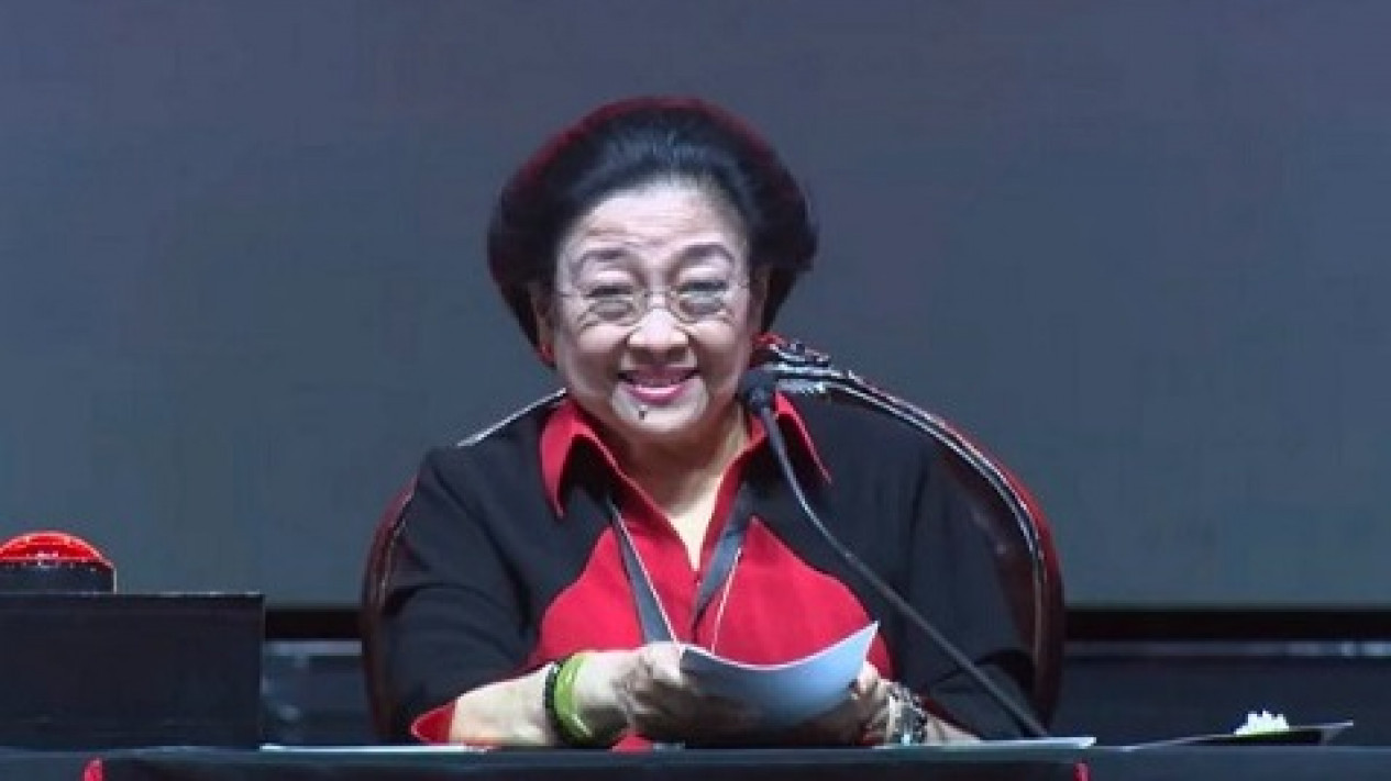 Megawati Pertanyakan Kenapa Ibu-Ibu Suka Ikut Pengajian
            - galeri foto