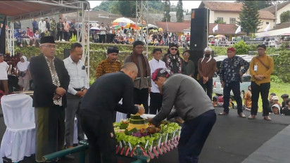 Ribuan Warga Temanggung dari Persatuan Puser Bumi Deklarasikan Ganjar Pranowo Maju Capres 2024