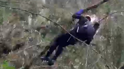 Evakuasi Korban Helikopter Polda Jambi yang Jatuh Terkendala Cuaca, Tim Gabungan Buka Ruang untuk Helikopter Mendarat