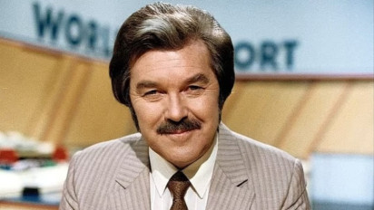 Legenda Presenter Olahraga Dickie Davies Meninggal di Usia 94 Tahun 