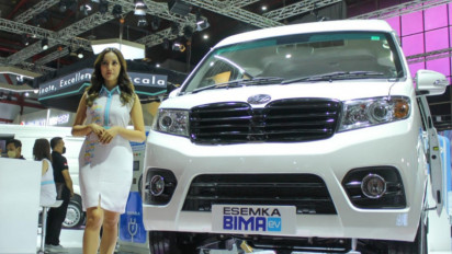 Mobil Yang Dikenalkan Jokowi Jadi Perbicangan Lagi, Netizen Bandingkan Esemka dengan Pasangan: Sama-Sama Gaib!