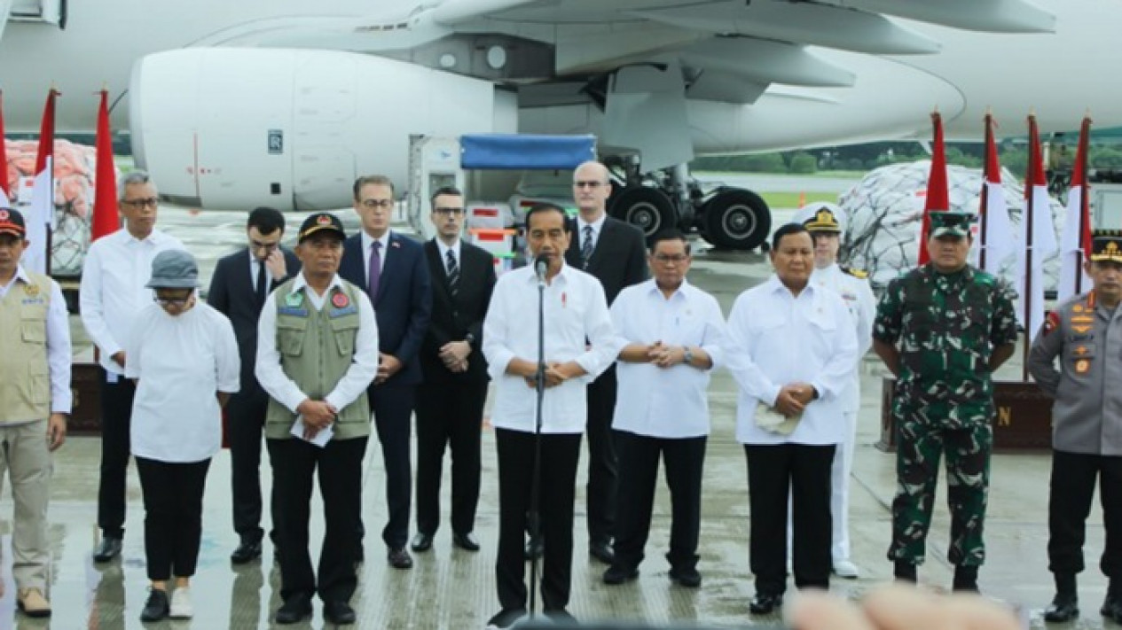 Presiden Jokowi Lepas 140 Ton Bantuan Bahan Makanan ke Turki
            - galeri foto
