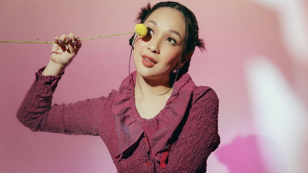 Tentang Maaf dan Nasihat Ibu, Agatha Pricilla Lepas Single Terbaru 'One Day'
            - galeri foto