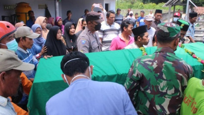 Tiga Jenazah Korban Ledakan di Blitar Dimakamkan Dalam satu Lubang Liang Lahat