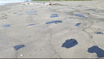 Nelayan Tradisional di Nias Utara Terancam Tidak Bisa Melaut, Aspal Kapal Tanker Asing yang Bocor Dibiarkan Semakin Meluas