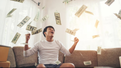 Kehujanan Uang, 5 Zodiak Ini Bakal Bebas Kemiskinan di Tahun 2023, Nikmati Rasanya Jadi Sultan Kaya!