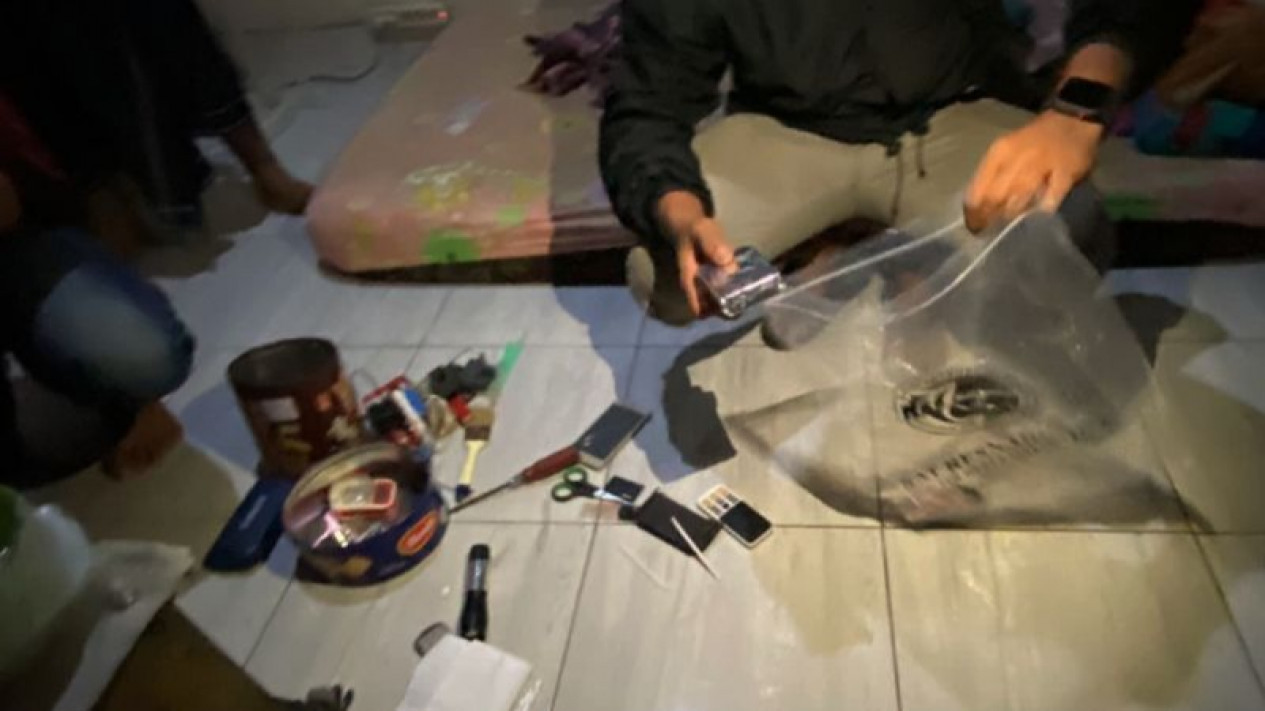 Miris! Terdesak Biaya Persalinan Istri, Residivis Kasus Narkoba Kembali Jual Sabu
            - galeri foto