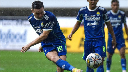 Cetak Gol Spektakuler ke Gawang Arema, Marc Klok Selebrasi Unik ala Neymar