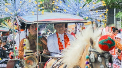 Dari Naik Delman hingga Disematkan Peci, PKS Resmi Usung Anies Baswedan Capres 2024