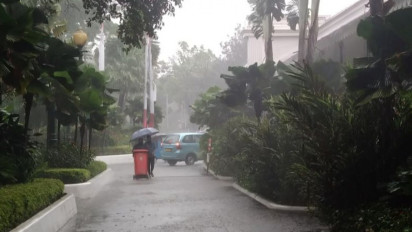 Kali Ciliwung Meluap, Cawang Banjir 1,2 Meter