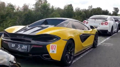 Touring Puluhan Mobil Sport dan Mobil Mewah CBU Plat FTZ Khusus Batam di Tanjungpinang Jadi Sorotan