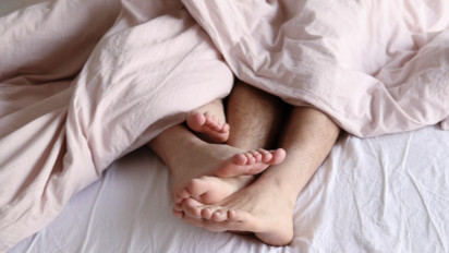 Dijamin Kuat Sampai Subuh, Ini 7 Titik Rangsang Pria yang Tak Terduga dan Super Sensitif, Wanita Wajib Banget Tahu!