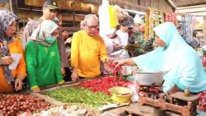 Jelang Ramadan Petugas Lakukan Sidak di Pasar Gading Rejo, Harga Sembako Fluktuasi