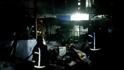 Si Jago Merah Melalap Pasar Sentral Mamuju, Diduga Akibat Korsleting Listrik