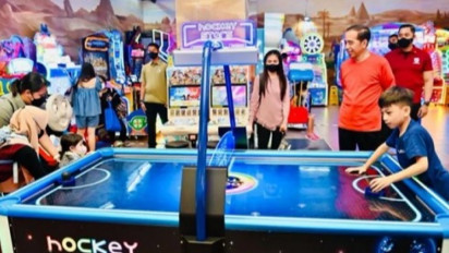 Momen Presiden Jokowi Habiskan Weekend dengan Jan Ethes dan La Lembah di Semarang, Main Basket hingga Pancing Ikan