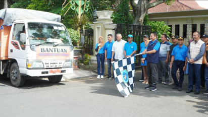 Banjir Belum Surut, Pemkab Lamongan Salurkan Bantuan ke Korban Luapan Bengawan Njero