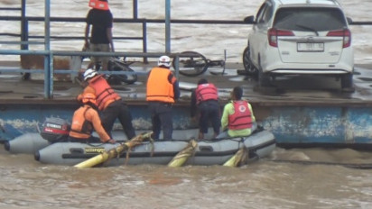 Kisah Evakuasi Perahu Tambang yang Hanyut di Sungai Brantas