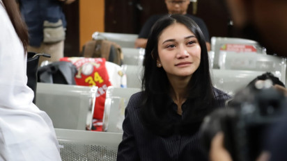 Foto-foto Putri Cantik Hendra Kurniawan, Amanthy Fahimah Hanin Menangis Saat Mendengar Vonis 3 Tahun untuk Ayahnya