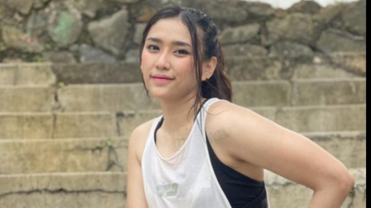 Atlet Voli Cantik Yolla Yuliana Posting Foto Beginian, Netizen Cowok ...