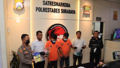 Kakak Beradik Kurir 1 Kilogram Sabu, Dibekuk Satresnarkoba Polrestabes Surabaya