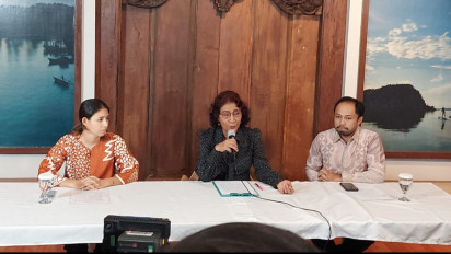 Susi Pudjiastuti Ungkap Pribadi Pilot Susi Air Phillip Mark Mehrtens: Saya Kenal Istrinya