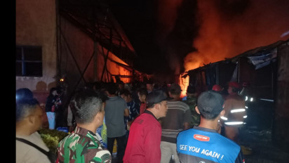 Pabrik Pengolahan Karet PTPN XII di Jember Terbakar