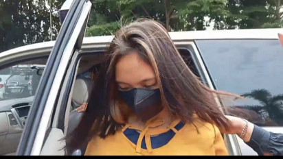 Mama Muda Predator Seks Minta Tahanan Luar Ada Apa?