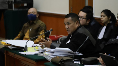 Tak Terima, Hotman Paris Sebut Bukti Percakapan Whatsapp Teddy Minahasa dengan Dody Prawiranegara Cacat Hukum